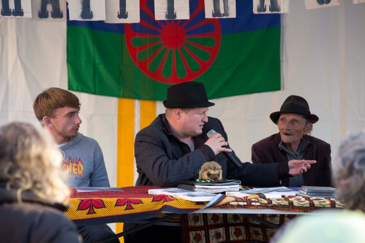 GetFileAttachment_009